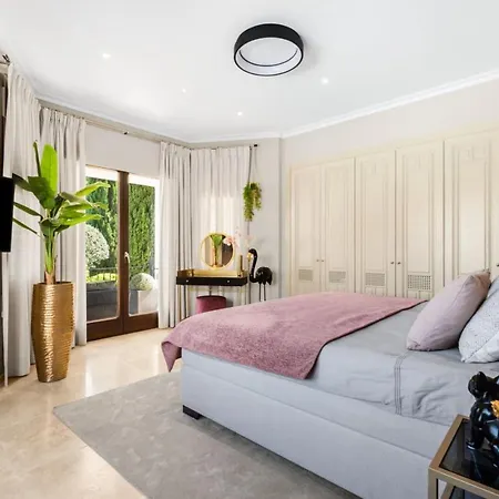 Havis Villa *